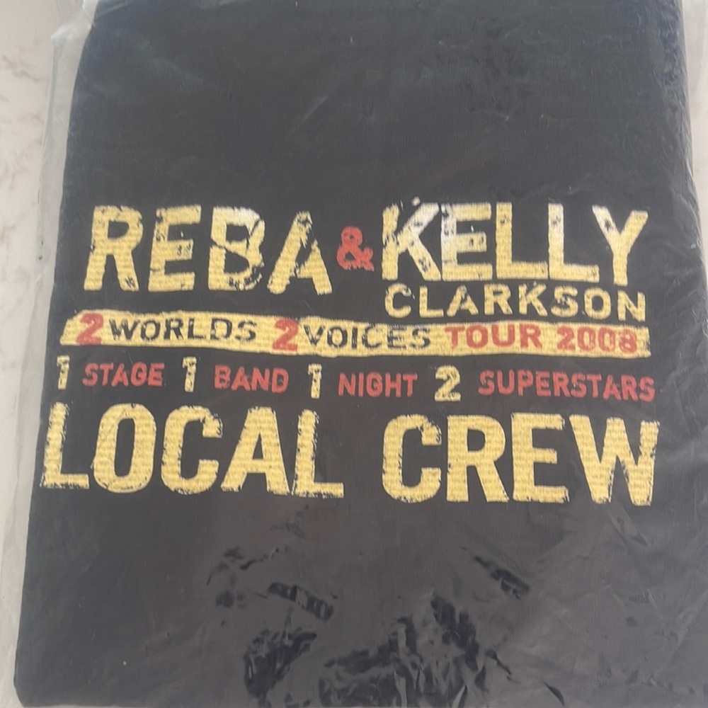Reba and Kelly clarkson 2008 tour crew member shirt